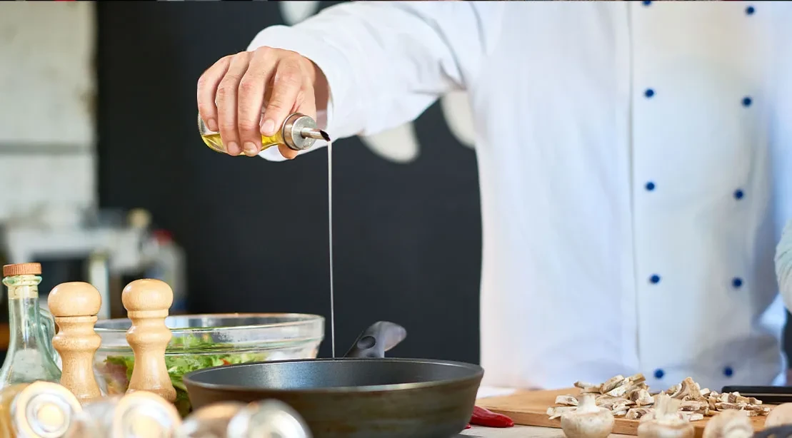 Extra Virgin Olive Oil as a Healthy Cooking Fat: Insights from Nutrition Expert Alan Argon