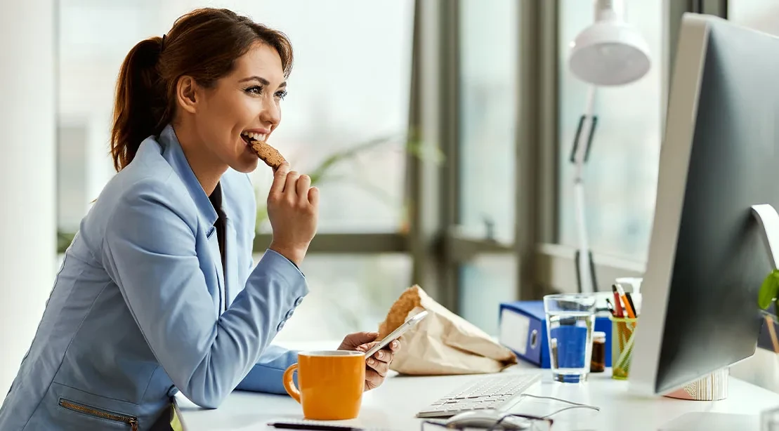 28-Day Lean Meal Plan: Strategic Snacking for Optimal Nutrition & Physique Goals